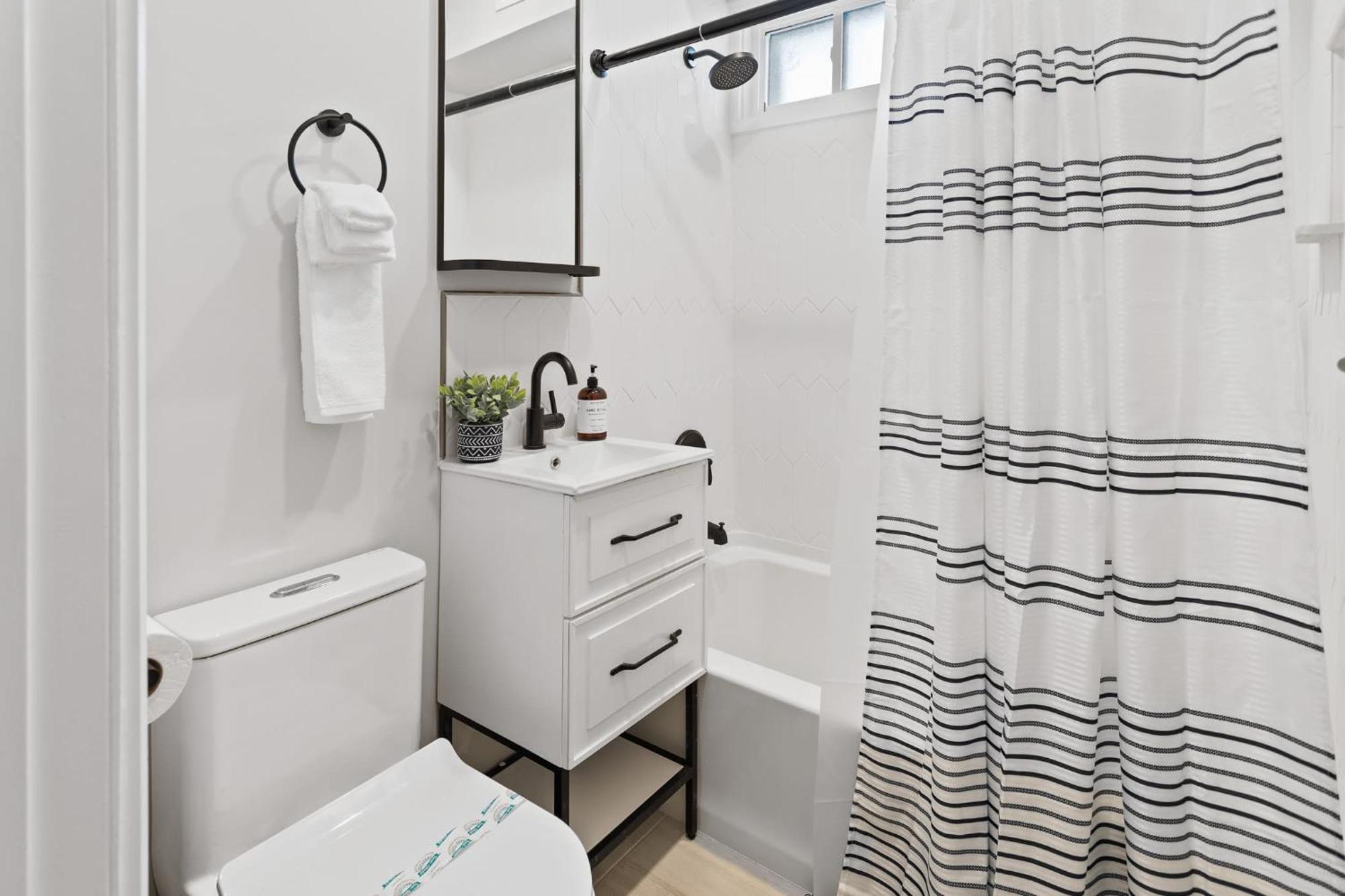 Loopin Around Atlantic Luxe 5br Townhouse In Orange Loop Holiday home Atlantic City