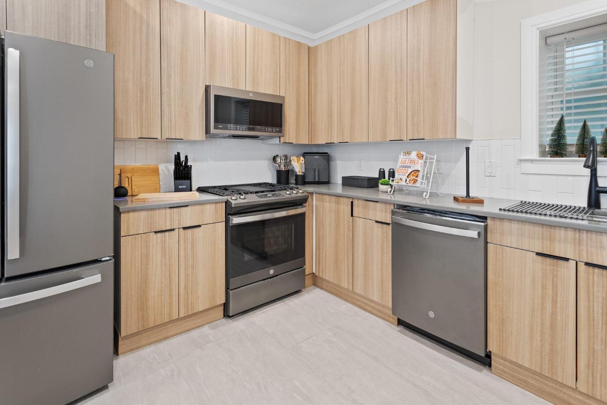 Loopin Around Atlantic Luxe 5br Townhouse In Orange Loop Holiday home *